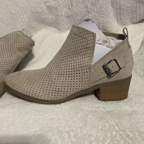 New in box taupe booties. Womens size 12W. - Picture 4 of 6